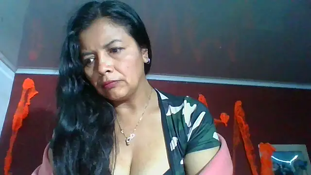 DianaOchoa  online show from October 2025 10:33:02 AM