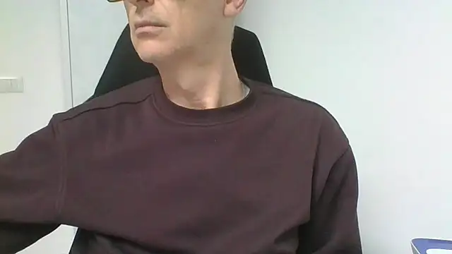 Snapshot of Sensor2000 chatting on February 2026 03:16:02 PM Sensor2000 online show from February 2026 03:16:02 PM