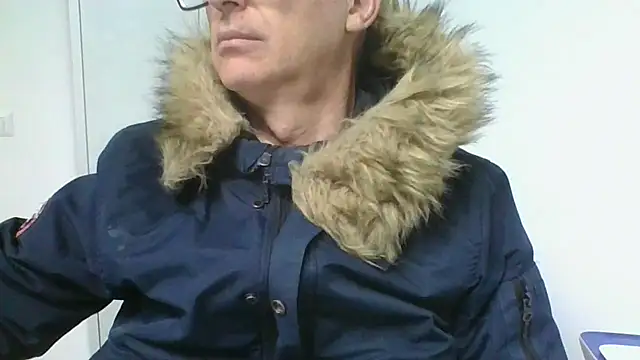 Snapshot of Sensor2000 chatting on February 2026 10:00:01 AM Sensor2000 online show from February 2026 10:00:01 AM