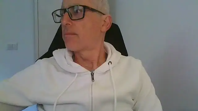 Snapshot of Sensor2000 chatting on February 2026 02:38:02 PM Sensor2000 online show from February 2026 02:38:02 PM