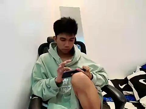 Snapshot of Ur_pinoyhotbrix chatting on November 2025 05:33:01 PM Ur pinoyhotbrix online show from November 2025 05:33:01 PM