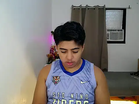 Hugecock2hundle intown online show from November 2025 09:20:01 AM