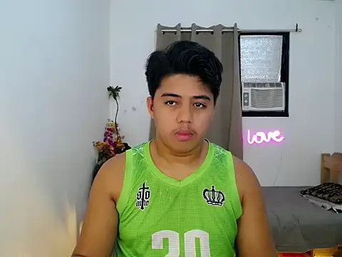 Hugecock2hundle intown online show from November 2025 07:33:02 AM