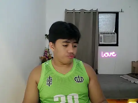 Hugecock2hundle intown online show from December 2025 12:10:01 PM