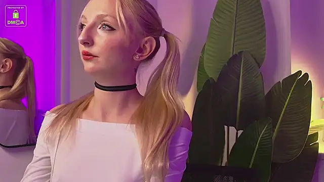 maya snow online show from October 2025 08:31:02 PM