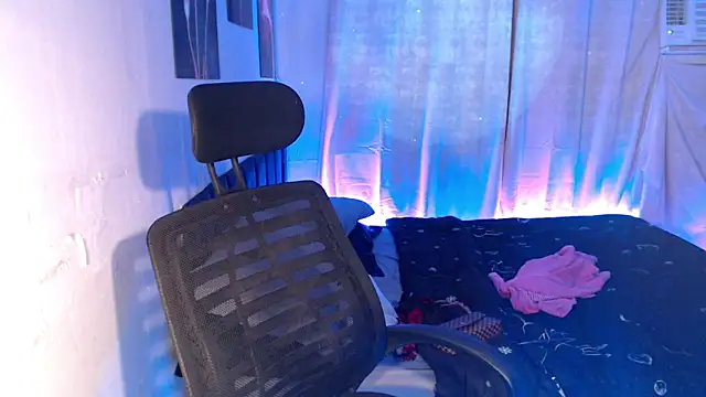 nathaliehardcore1x online show from May 2026 06:25:01 PM