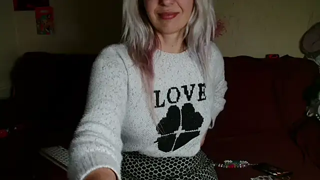 Snapshot of AsyaLulu chatting on February 2026 01:17:01 AM AsyaLulu online show from February 2026 01:17:01 AM