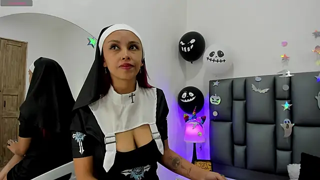 valeriasweet  online show from October 2025 01:12:01 PM