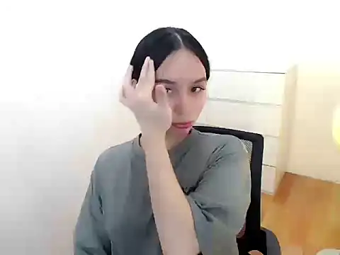 Snapshot of holly_tabby chatting on September 2025 08:19:01 PM holly tabby online show from September 2025 08:19:01 PM