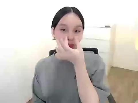 Snapshot of holly_tabby chatting on October 2025 07:05:01 PM holly tabby online show from October 2025 07:05:01 PM