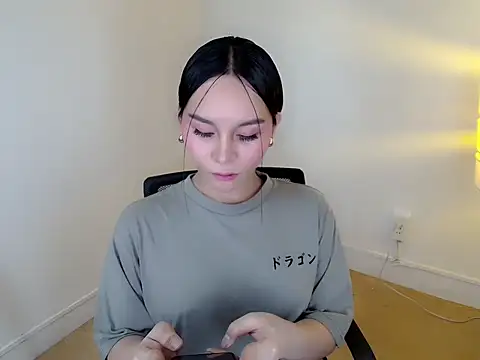 holly tabby online show from January 2026 08:54:02 PM