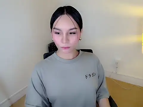 holly tabby online show from February 2026 04:50:02 AM