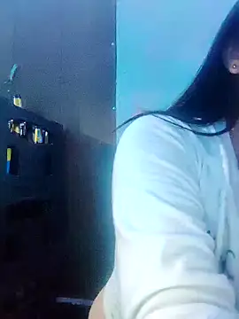 Snapshot of lunna_07 chatting on October 2025 11:59:02 PM lunna 07 online show from October 2025 11:59:02 PM