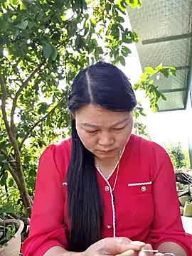 yoowwmr online show from October 2025 01:51:02 AM