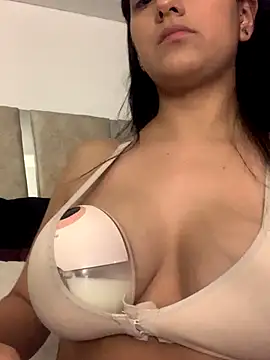 Snapshot of CamiJone chatting on November 2025 11:37:01 PM CamiJone online show from November 2025 11:37:01 PM