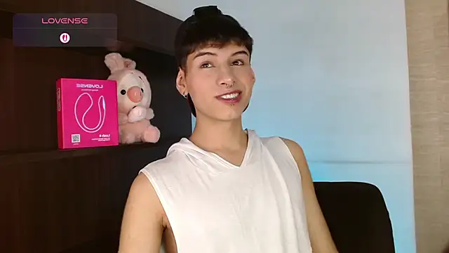 Ezra Storm online show from November 2025 05:40:01 AM