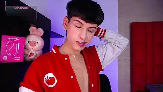 Ezra Storm online show from January 2026 01:33:01 AM