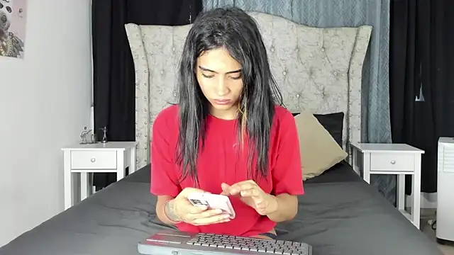 aleja spearsx online show from May 2026 11:59:01 AM