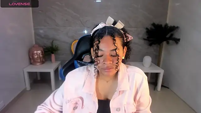 Snapshot of risada_temptation_s chatting on October 2025 07:46:02 PM risada temptation s online show from October 2025 07:46:02 PM