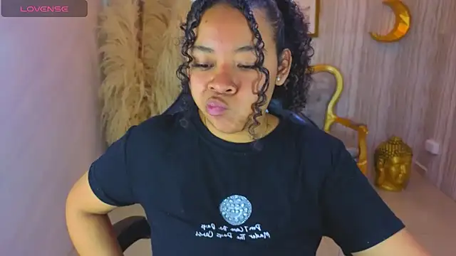 Snapshot of risada_temptation_s chatting on October 2025 03:28:01 AM risada temptation s online show from October 2025 03:28:01 AM