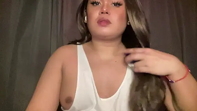 RedHead Thalia online show from April 2026 08:32:02 PM