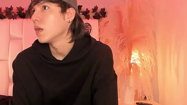 Daphne And Roger online show from March 2026 11:14:01 AM