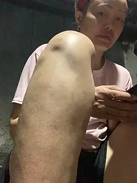 Snapshot of May125 chatting on April 2026 03:28:01 PM May125 online show from April 2026 03:28:01 PM