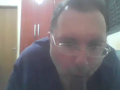 Luised80 online show from April 2026 04:33:02 PM