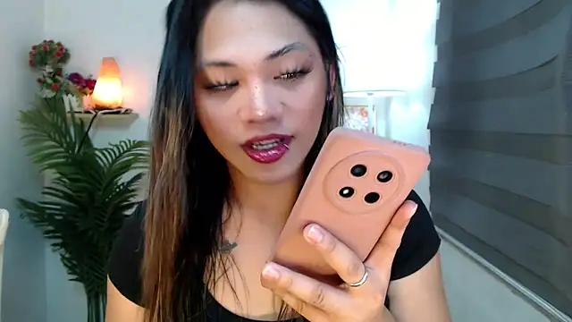 Snapshot of scarlett_brownx69 chatting on October 2025 10:49:02 AM scarlett brownx69 online show from October 2025 10:49:02 AM