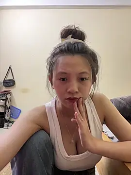 Snapshot of Aghenh chatting on October 2025 09:15:01 AM Aghenh online show from October 2025 09:15:01 AM