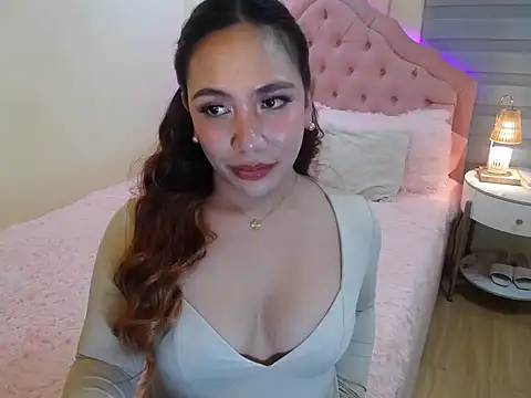 Snapshot of ur_seductivelaura chatting on December 2025 09:56:02 PM ur seductivelaura online show from December 2025 09:56:02 PM