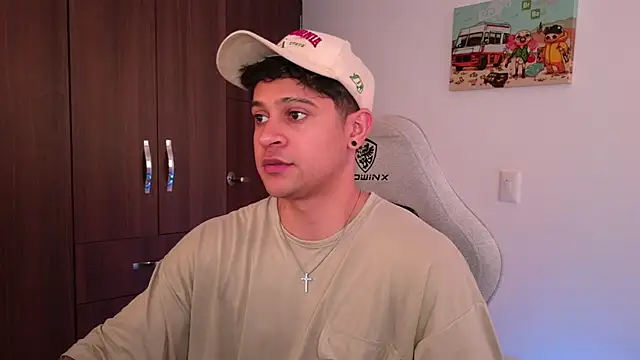 Snapshot of domsantiago_ chatting on September 2025 09:48:02 PM domsantiago online show from September 2025 09:48:02 PM