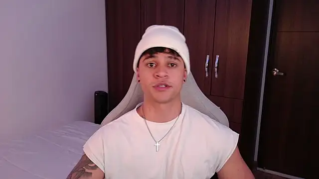 Snapshot of domsantiago_ chatting on September 2025 03:52:01 AM domsantiago online show from September 2025 03:52:01 AM