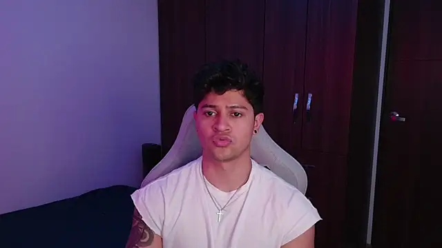 Snapshot of domsantiago_ chatting on September 2025 12:25:01 AM domsantiago online show from September 2025 12:25:01 AM