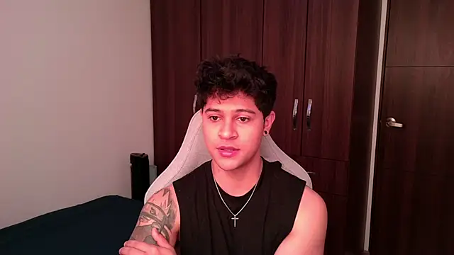 Snapshot of domsantiago_ chatting on October 2025 02:01:01 PM domsantiago online show from October 2025 02:01:01 PM