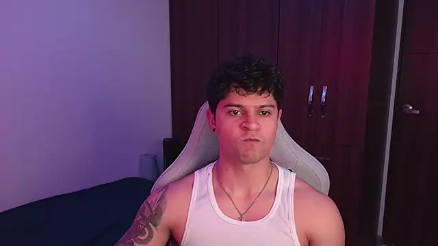 Snapshot of domsantiago_ chatting on October 2025 11:13:02 PM domsantiago online show from October 2025 11:13:02 PM