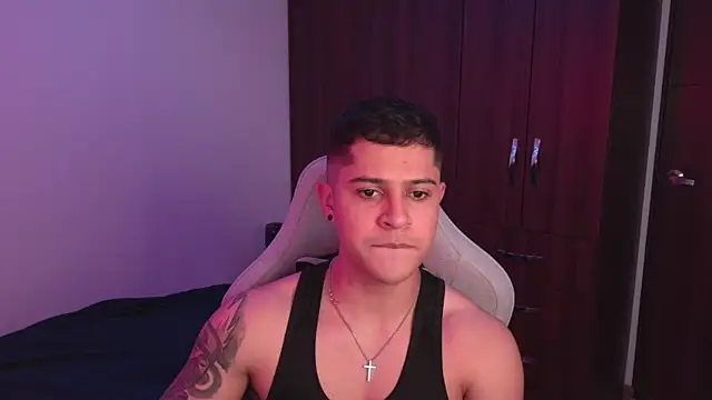 Snapshot of domsantiago_ chatting on October 2025 01:39:01 AM domsantiago online show from October 2025 01:39:01 AM