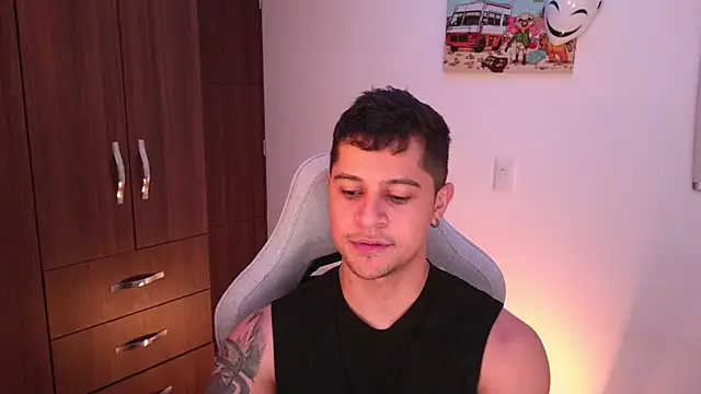 Snapshot of domsantiago_ chatting on October 2025 01:20:02 AM domsantiago online show from October 2025 01:20:02 AM