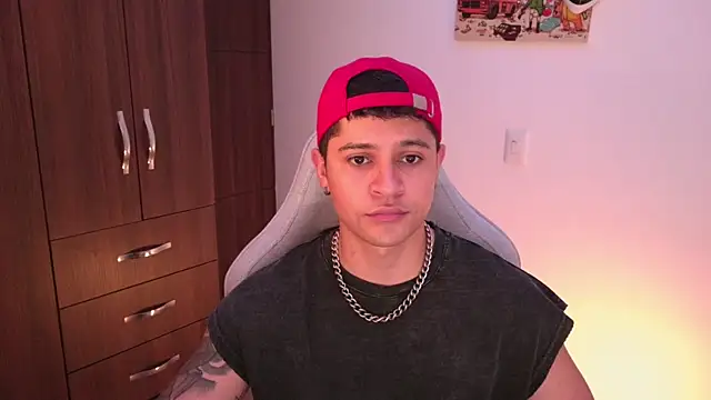 Snapshot of domsantiago_ chatting on November 2025 02:00:01 AM domsantiago online show from November 2025 02:00:01 AM