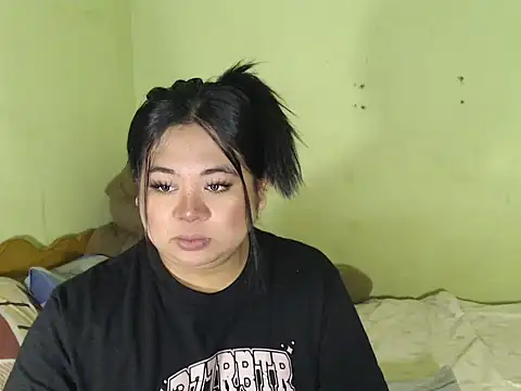 Snapshot of Im_ur_mother chatting on April 2026 06:03:02 AM Im ur mother online show from April 2026 06:03:02 AM