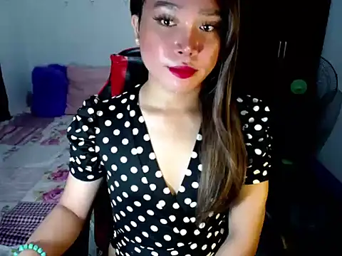 Urassiansweetcummer online show from October 2025 02:30:02 PM