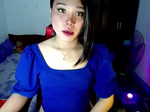 Urassiansweetcummer online show from July 2026 10:11:01 AM