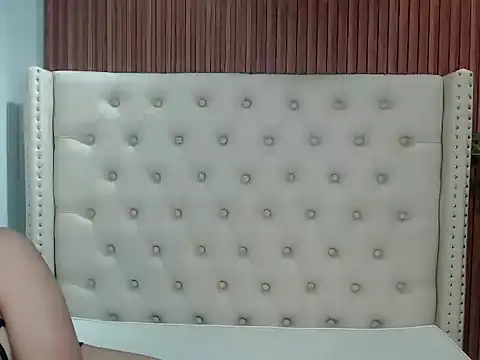 Snapshot of universal_slutt chatting on October 2025 05:01:01 PM universal slutt online show from October 2025 05:01:01 PM