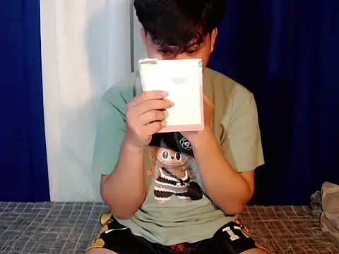 Reynelcock online show from November 2025 11:05:01 AM