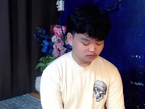 Reynelcock online show from March 2026 06:08:01 PM