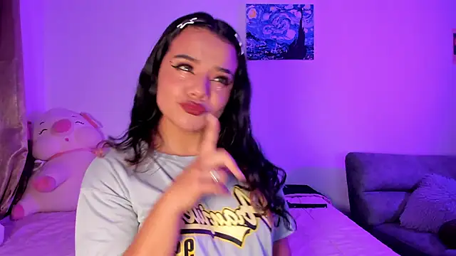 Shophie thoopson online show from February 2026 02:20:02 AM