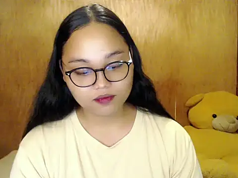  Lylia online show from September 2025 04:18:01 PM