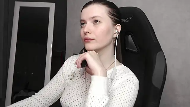 Snapshot of cute_elfy_ chatting on September 2025 05:03:02 PM cute elfy online show from September 2025 05:03:02 PM