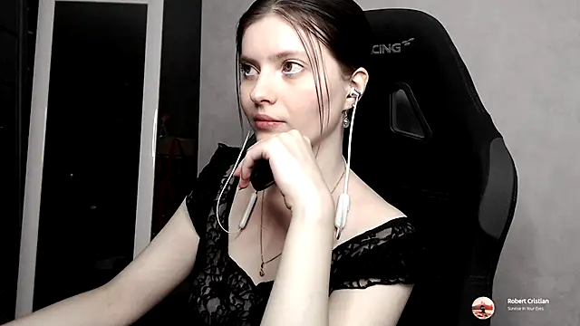 Snapshot of cute_elfy_ chatting on September 2025 04:42:02 PM cute elfy online show from September 2025 04:42:02 PM