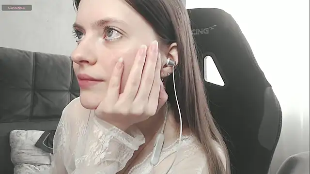 Snapshot of cute_elfy_ chatting on October 2025 11:22:01 AM cute elfy online show from October 2025 11:22:01 AM